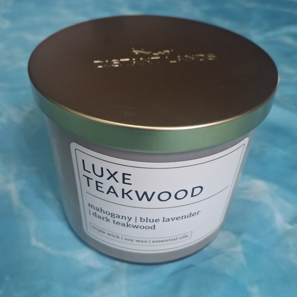 Luxe Teakwood Candle - Brown and White